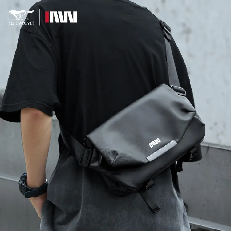 七匹狼斜挎包男士包包2025新款单肩背包街头机能邮差包骑行挎包男