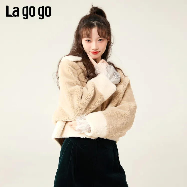 Lagogo冬季新款毛领复古时尚可爱长袖单排扣方领短外套女宽松上衣