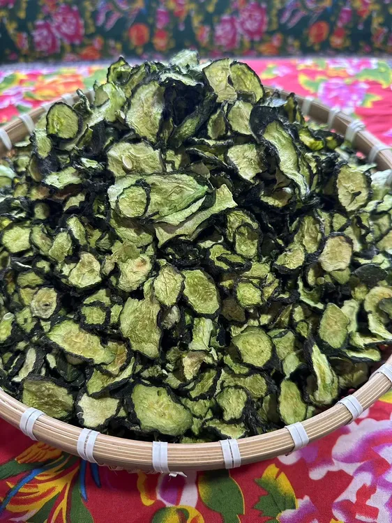 农家小院黄瓜干自然晾晒（黄瓜）