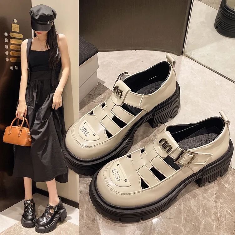 小众镂空罗马凉鞋女2025夏季新款粗跟厚底包头猪笼鞋英伦风小皮鞋