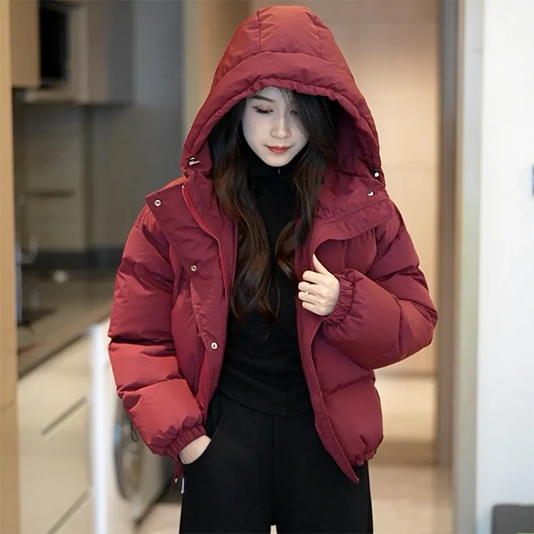 2025年冬季复古酒红色连帽棉服外套女小个子高级感保暖宽松面包服