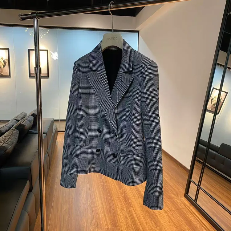 出意大利的订单 细格纹西装 XZ0242