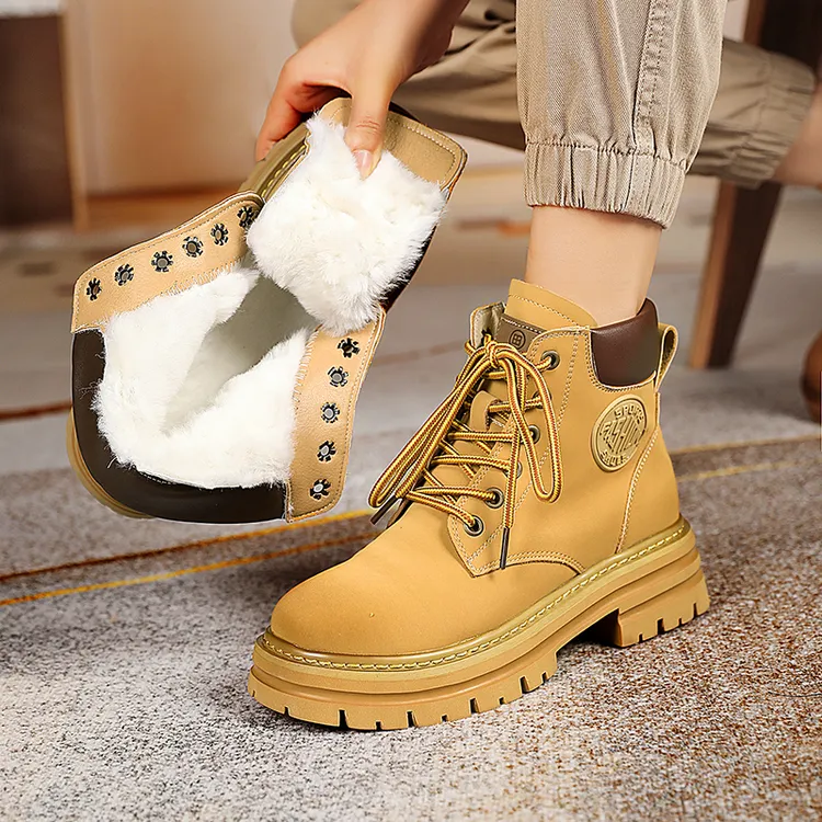 羊毛雪地靴皮毛一体马丁靴女加绒大黄靴冬季加厚真皮短靴厚底棉鞋