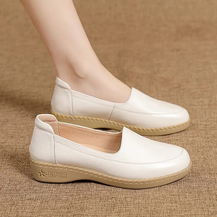 头层牛皮真皮女鞋平底单鞋女软底中老年皮鞋春秋防滑中年妈妈鞋