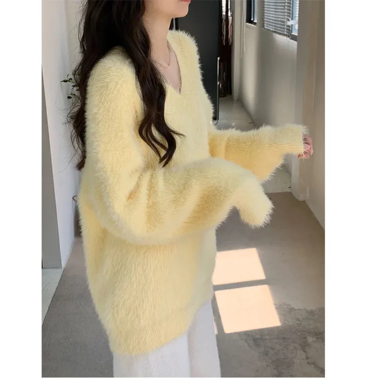 奶呼呼黄色水貂绒V领毛衣女秋冬宽松温柔慵懒风套头针织衫上衣厚