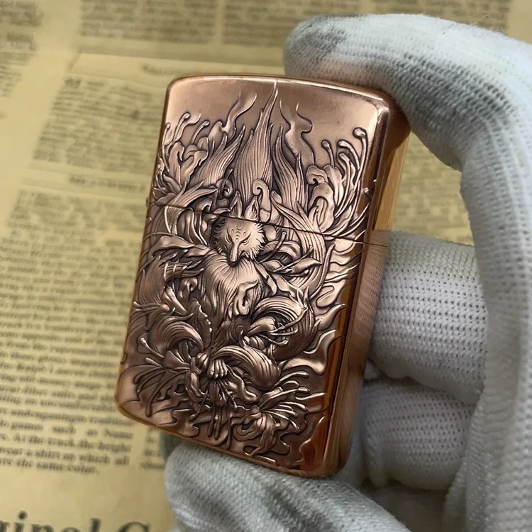 九尾狐紫铜浮雕煤油打火机