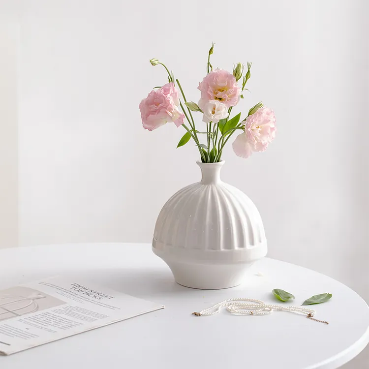 创意北欧简约白色陶瓷花瓶摆件客厅干花插花装饰民宿餐桌鲜花花器