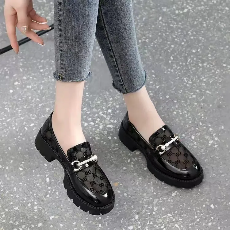 春夏季网纱透气单鞋低跟时尚休闲百搭女鞋漆皮舒适低帮鞋粗跟厚底