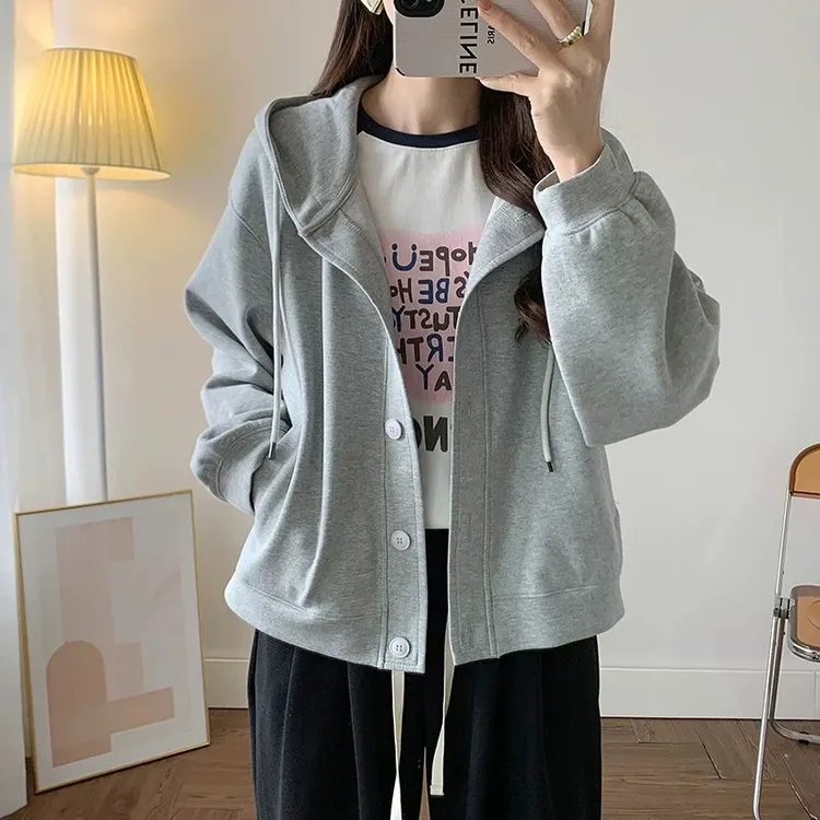 设计感时尚纽扣连帽宽松卫衣外套女春秋季新款百搭减龄休闲上衣