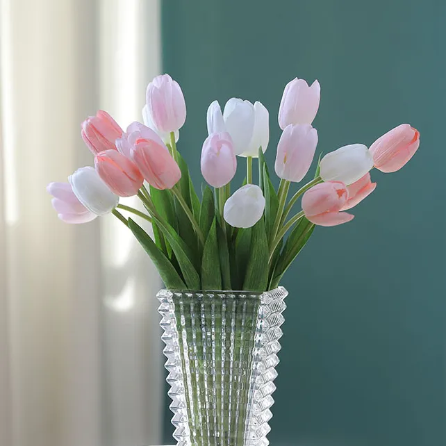 湿感郁金香仿真花保湿ins摆设卧室插花客厅装饰花艺餐桌摆件花束