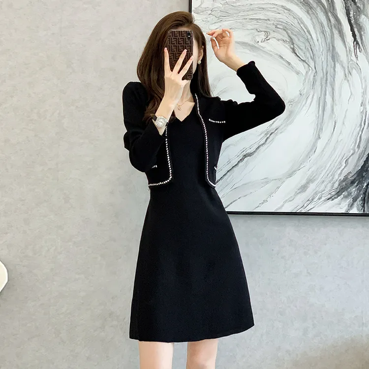 高级感法式赫本风小黑裙假两件小香风时尚遮肉显瘦百搭黑色连衣裙