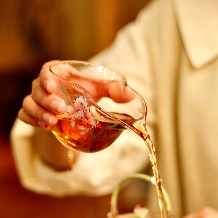 澄雲手绘金鱼玻璃公杯