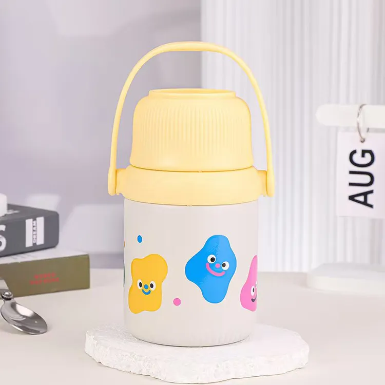 新一代时光保温杯焖粥带饭轻松搞定。