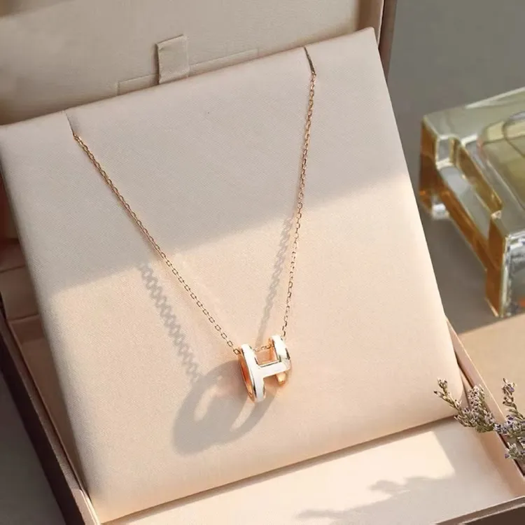 钛钢项链 经典款字母H小众设计感高级椭圆锁骨链轻奢时尚精致气质