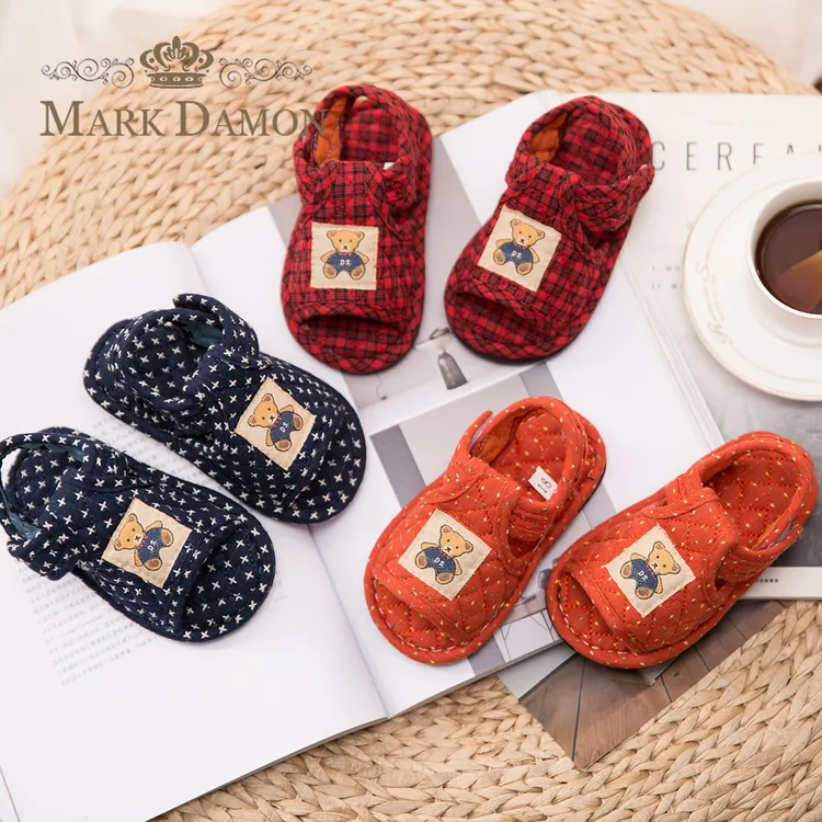 儿童纯棉卡通小熊1-2-3岁宝宝学步布底静音无声软底家居室内拖鞋
