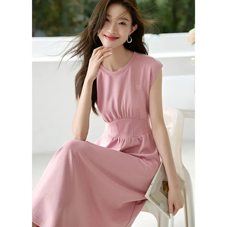 沫晗依美【人间梦露】2025夏无袖收腰气质显瘦设计感纯色长款背心裙