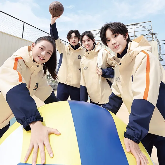 冲锋衣运动风米黄拼色时尚校服长款防水连帽拉链衫秋季休闲运动装