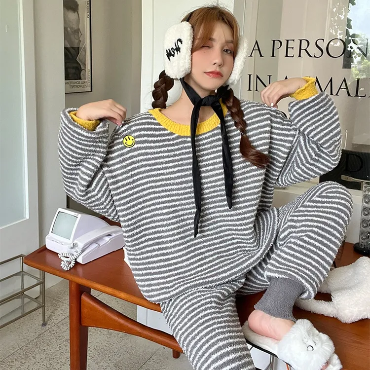 甜美条纹软绵绵睡衣女秋冬季刺绣笑脸加厚保暖针织两件套家居服
