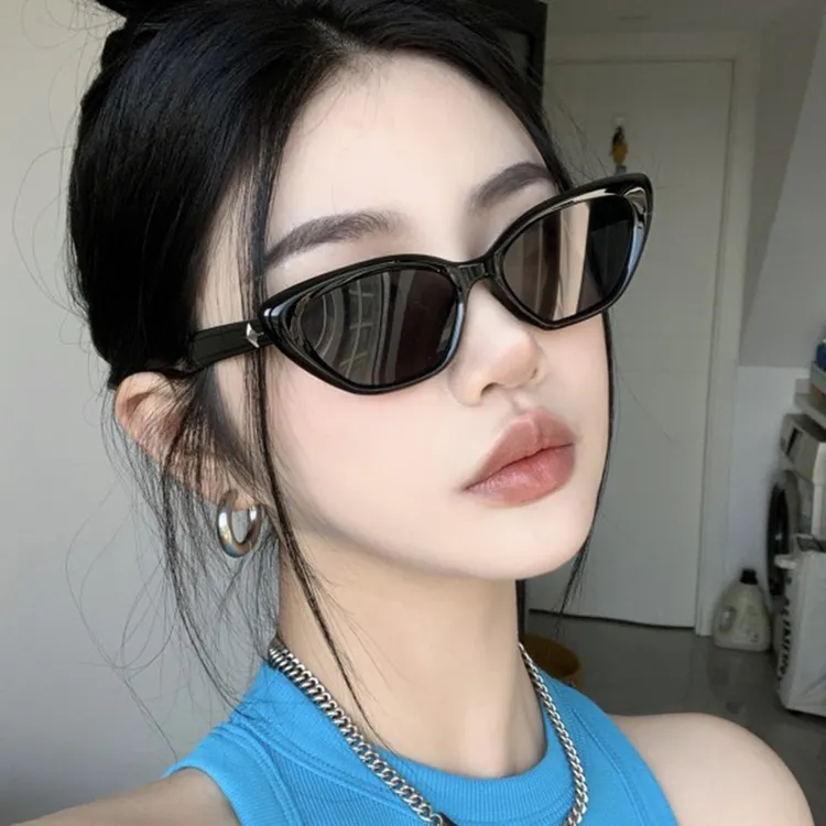 个性街拍墨镜女科技感欧美风猫眼太阳镜女2024新款高级感百搭时尚