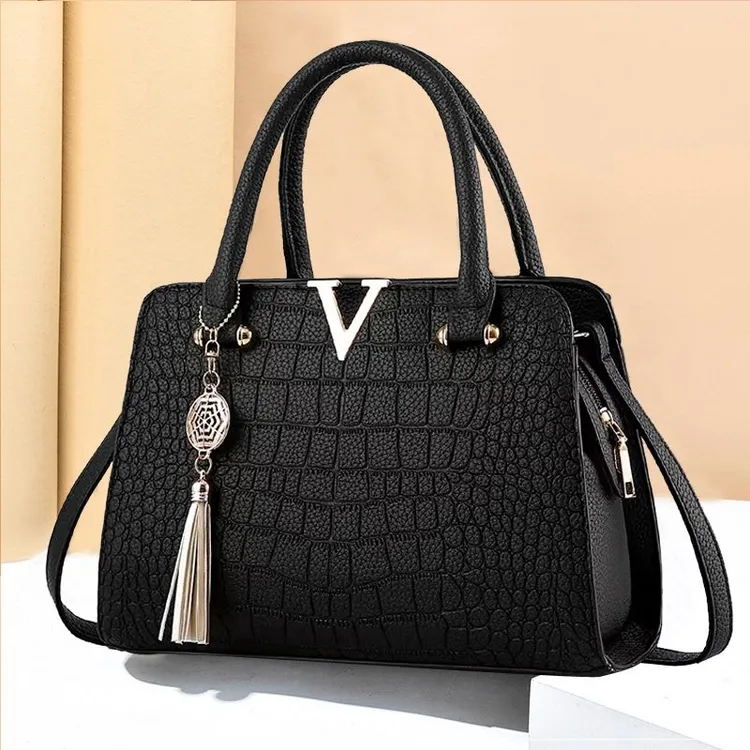 香港大气软皮中年女士包包2025新款大容量手提包背包斜挎包送妈妈