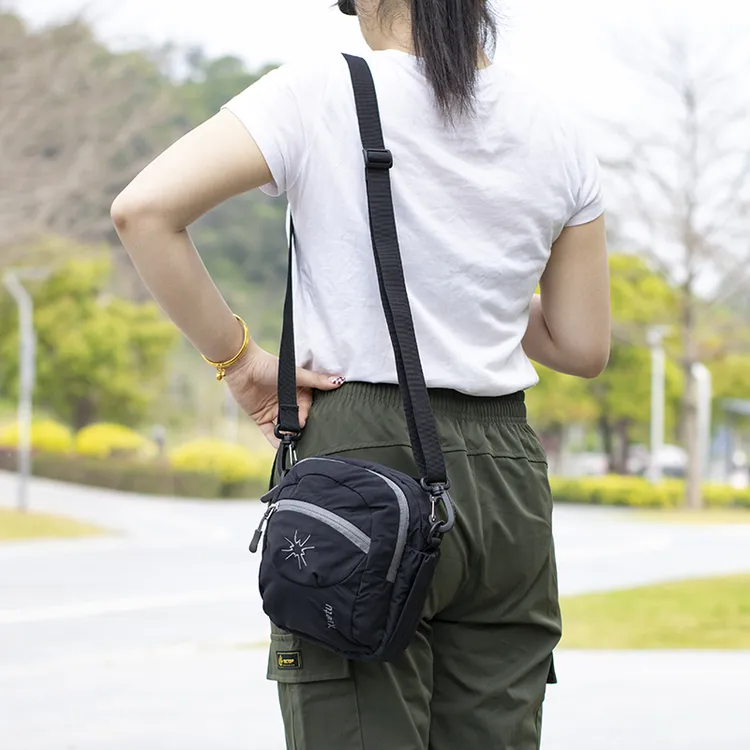 户外运动小背包超轻斜挎包轻便胸包爬山徒步旅行包腰单肩登山包