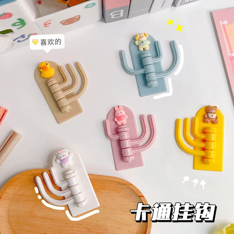 卡通三钩挂钩可爱无痕粘钩墙壁门后钥匙旋转挂架