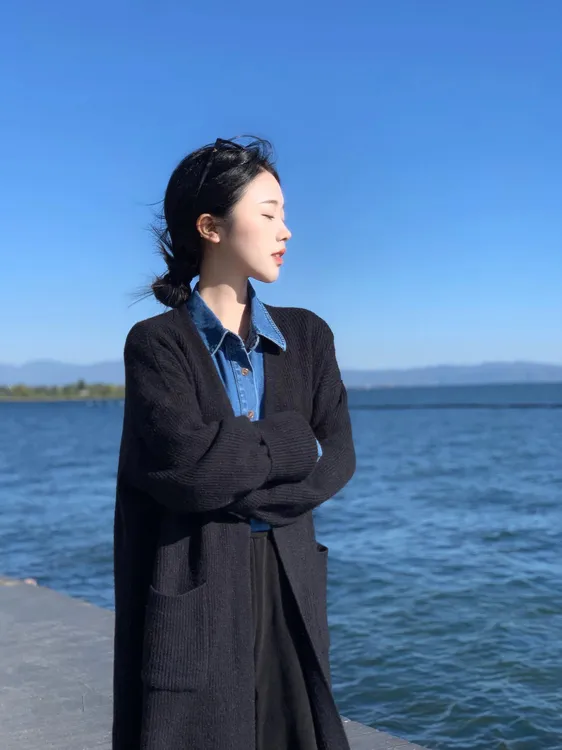 2024秋冬新款高级感中长款针织外套牛仔衬衫搭配休闲裤保暖三件套