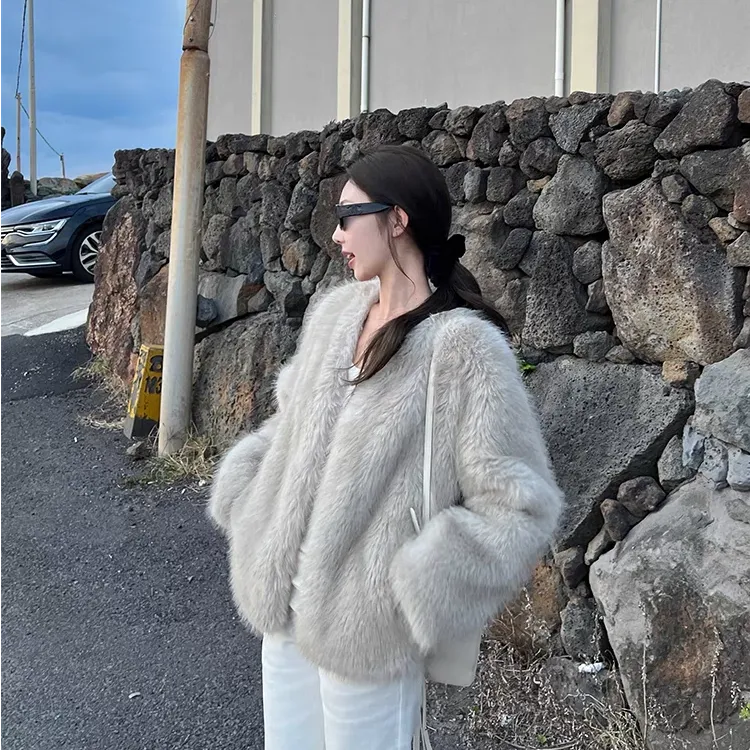 以假乱真3.0毛料升级网红爆款高级感皮毛一体V领仿狐狸毛毛外套女