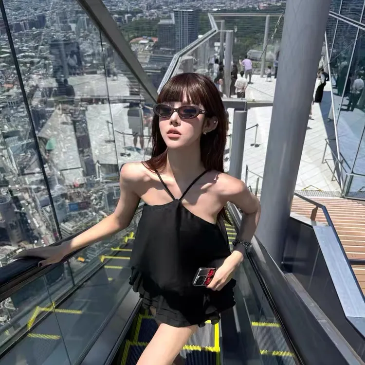 2024夏季新款时尚显瘦气质性感辣妹露背挂脖荷叶边连衣裙女