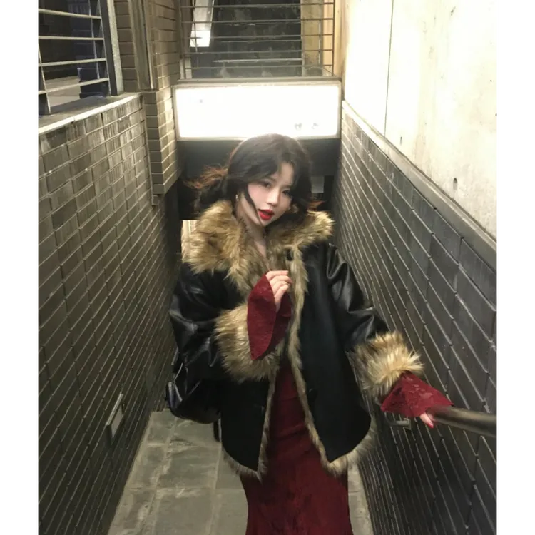 秋冬新款美拉德高级感两穿环保毛毛外套搭蕾丝长袖连衣裙两件套女