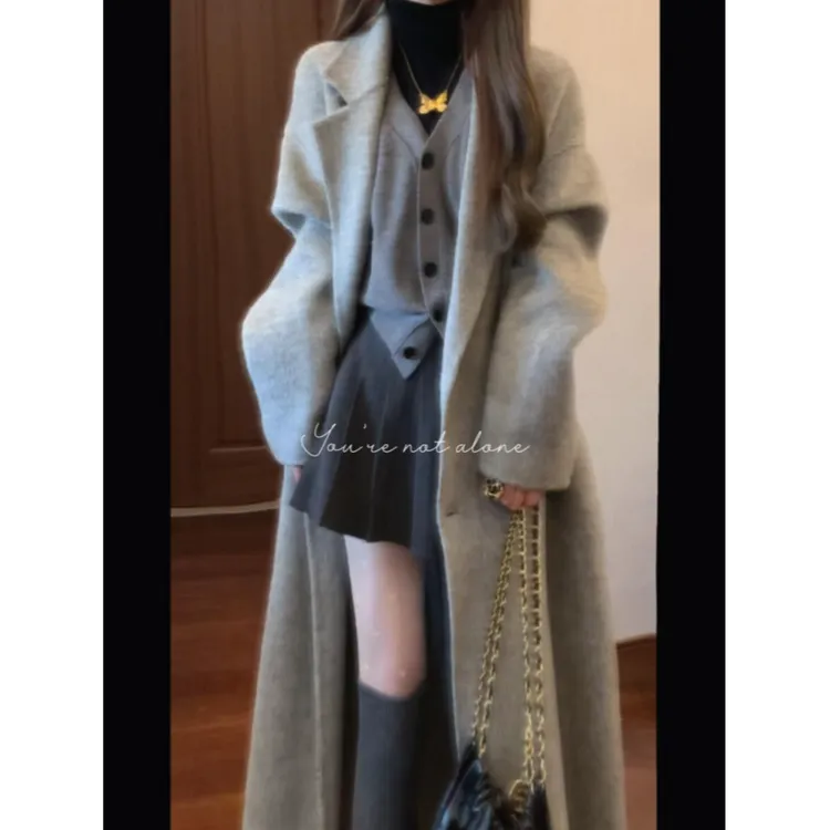秋冬时尚中长款毛呢外套内搭马甲半高领百搭上衣半身裙显瘦套装女