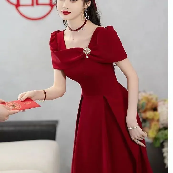 敬酒服新娘小个子2024新款夏季酒红色结婚礼服平时可穿订婚连衣裙
