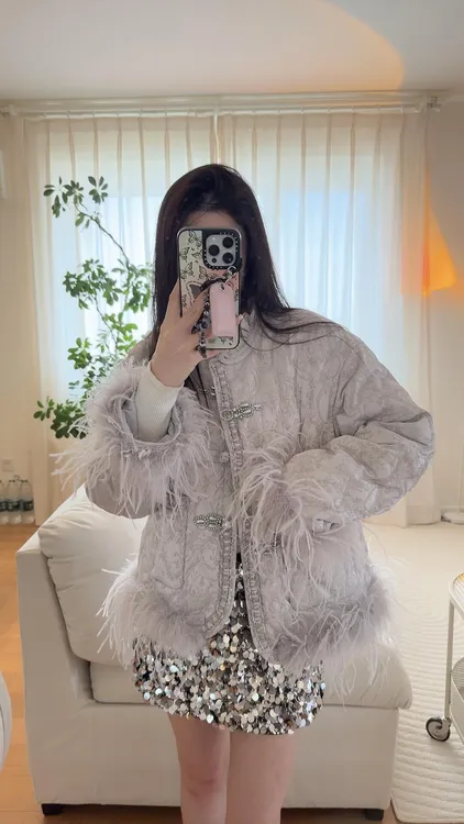 玛德琳千金驼鸟毛装饰银灰色新中式改良刺绣保暖短外套女秋冬新款