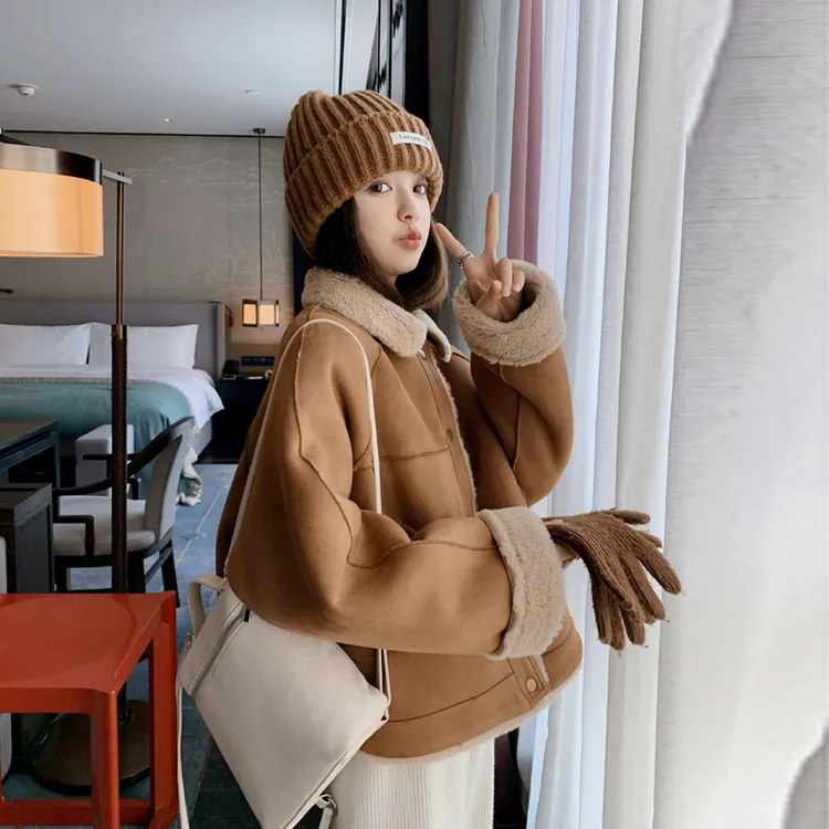 美拉德咖色翻领羊羔毛外套女新款痞帅炸街风小个子皮毛一体厚棉服