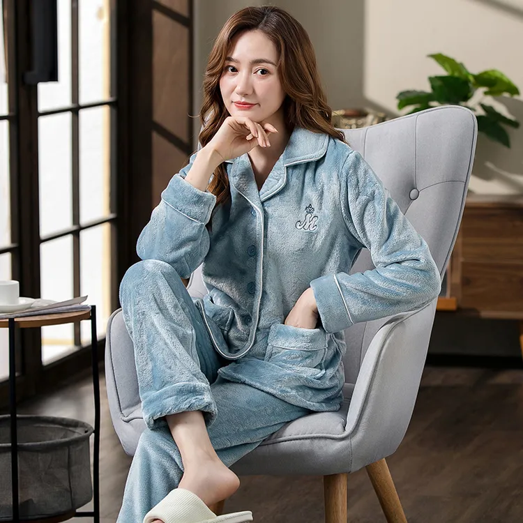 珊瑚绒妈妈睡衣女款秋冬季加厚加绒开衫法兰绒家居服中老年人套装