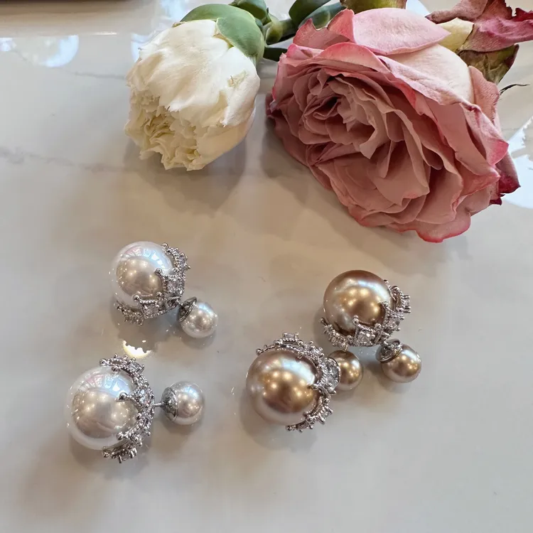 铜合金亚克力耳饰 白色珠珠两带款精致优雅百搭耳环时尚气质轻奢