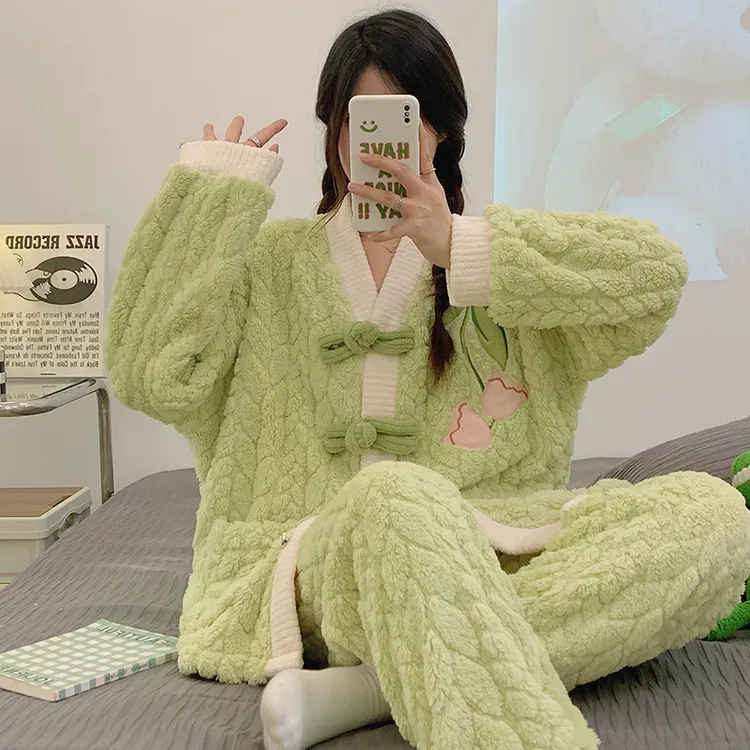 大码200斤胖MM珊瑚绒中国风开衫睡衣女秋冬加厚法兰绒家居服套装