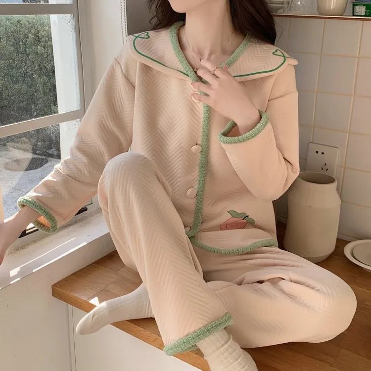 新款翻领长袖开衫睡衣女生秋冬季加厚保暖夹层空气棉小清新家居服