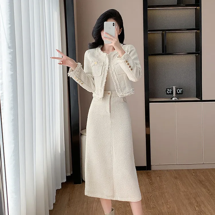 9110小夕2024秋冬新款高级感小香风粗花呢米白气质百搭显瘦两件套