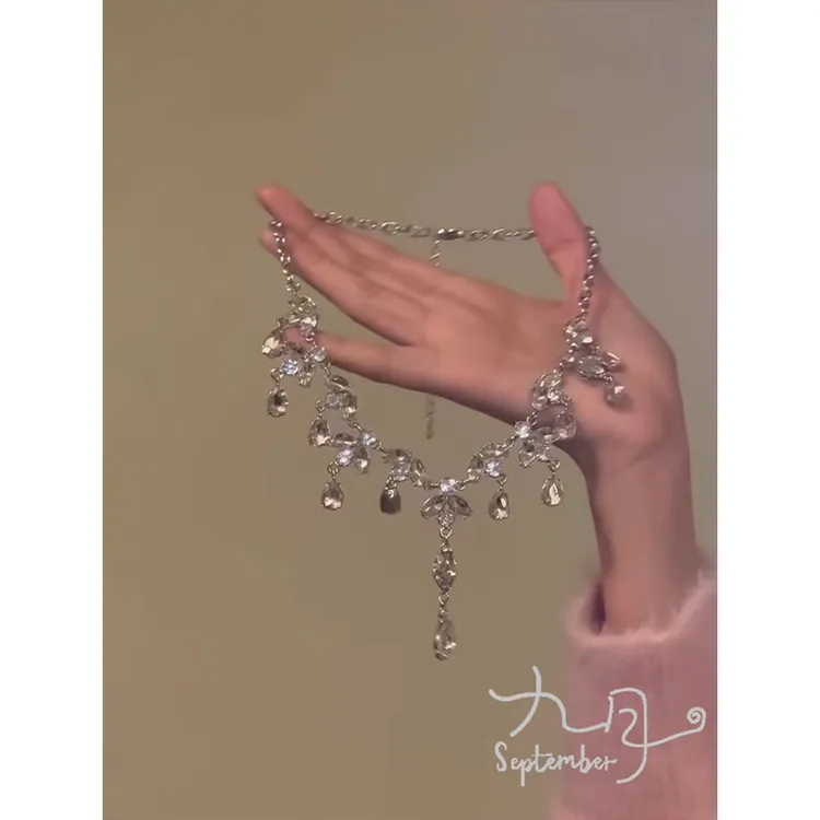 铜合金合成锆石项链 粉色水滴流苏项链女轻奢法式宫廷风锁骨链