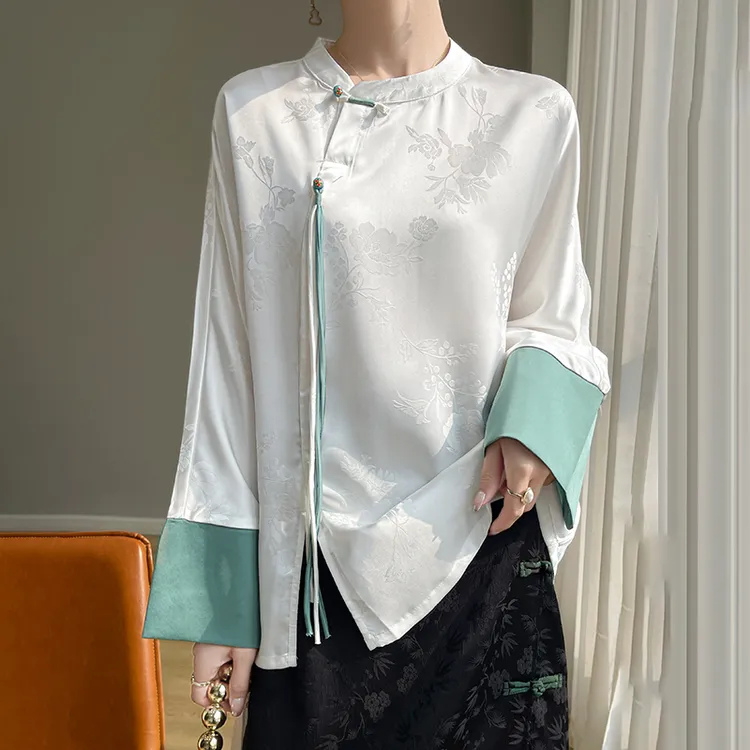 幂幂同款新中式缎面衬衣女春款国风提花侧盘扣手工流苏衬衫内外穿
