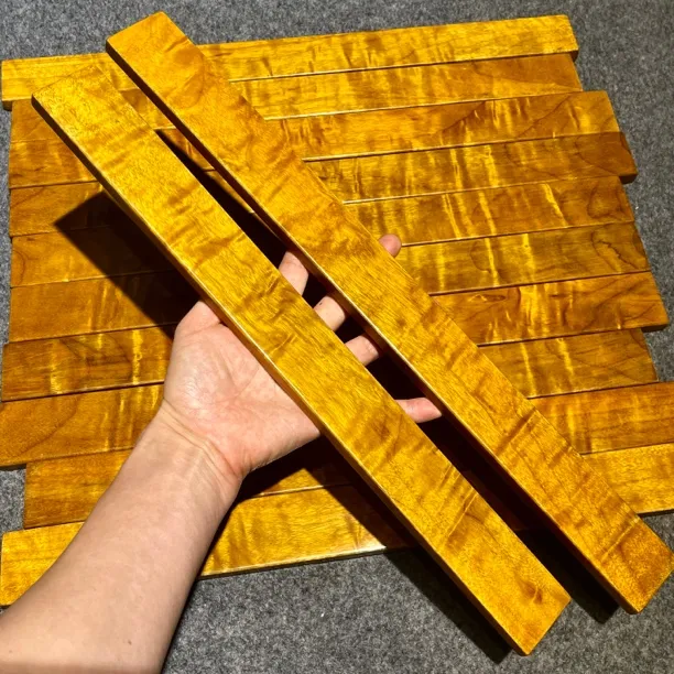 正宗金丝楠木水波纹长镇尺戒尺小叶桢楠实木整料雕刻自用收藏摆件