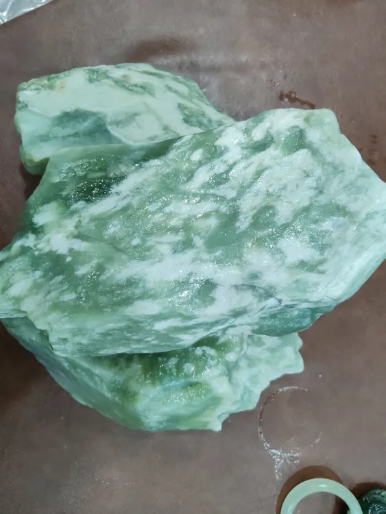 天然岫玉精品原石多样性随机发货一块