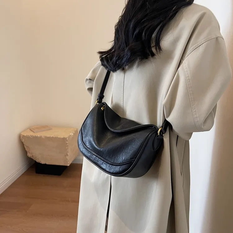 包包女新款百搭饺子包女士小众设计皮质软简约风单肩斜挎包斜垮包