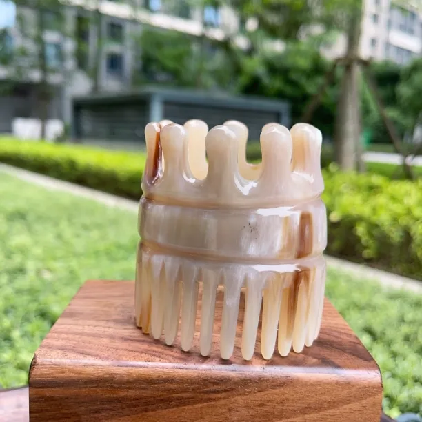 天然牦牛角头部按摩梳洗头梳子