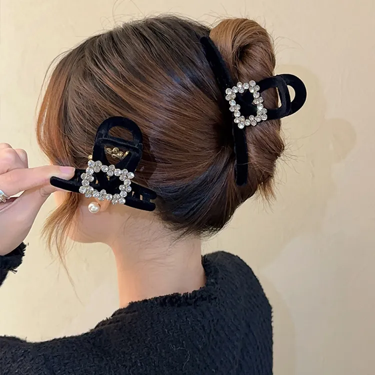 高级感黑色植绒鲨鱼夹秋冬新款小众大号抓夹百搭气质发抓盘发夹子