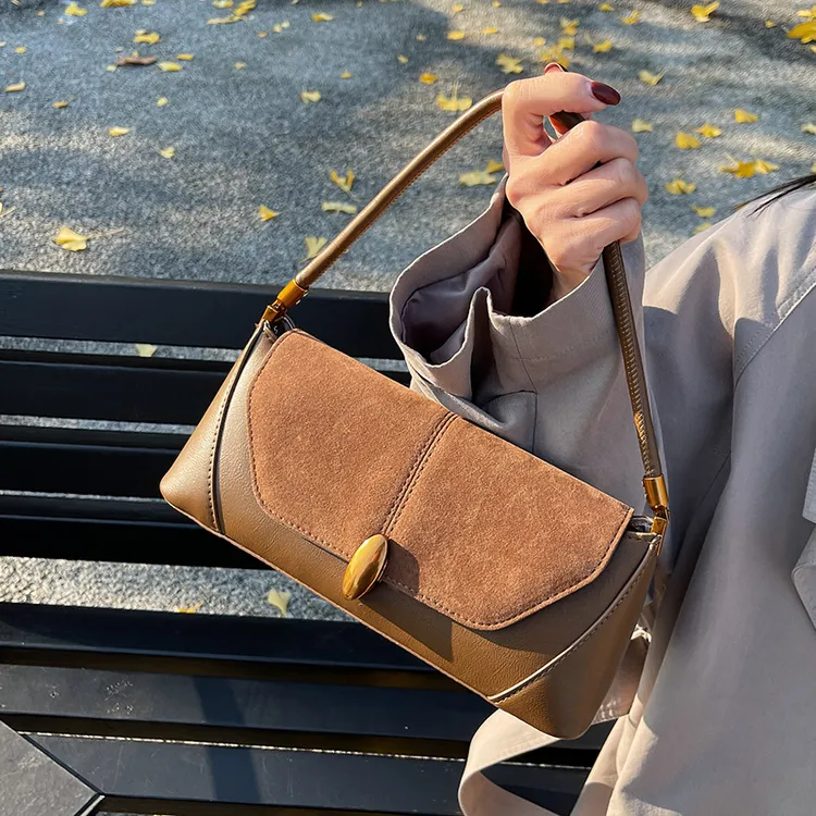 高级感复古小包包女2024新款秋冬季百搭单肩腋下包时尚手提法棍包