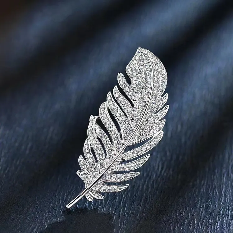 锌合金合成锆石胸针 气质女树叶胸针别针胸花洋气衣服配饰流行87