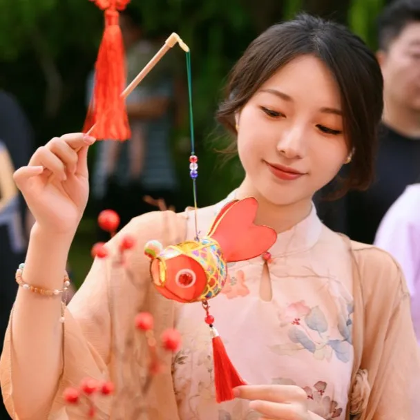 【精选】国风成品手工迷你小鱼灯儿童手提传统花灯新年元宵节花灯
