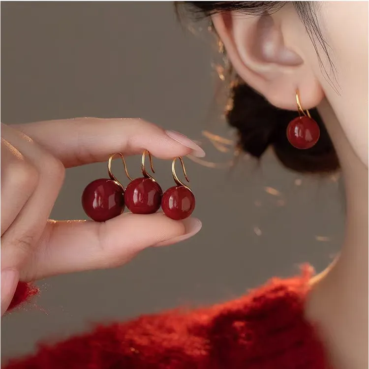 合金耳饰 复古港风酒红色珠珠耳钩轻奢时尚耳环女气质高级感耳钉
